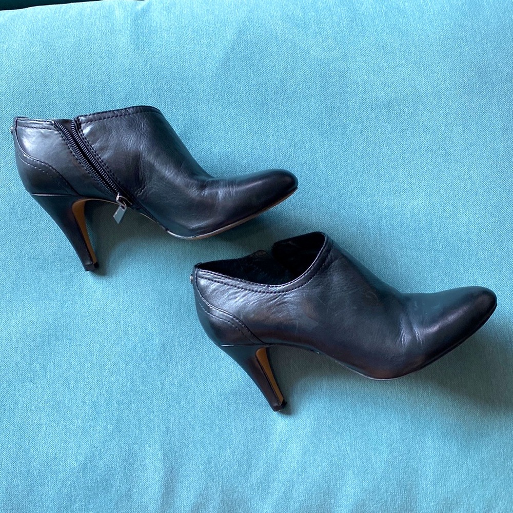 Vince Camuto shoe/bootie. Size 8.5 wide. Gently used. Shoe is black leather.